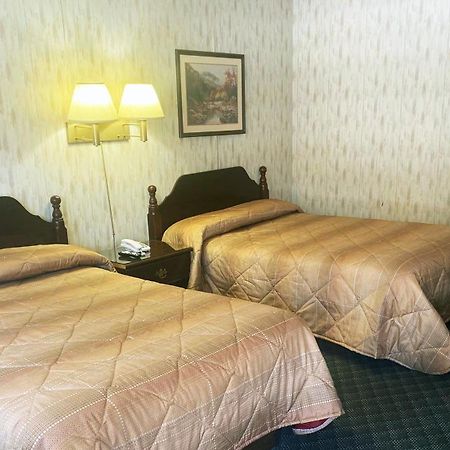 Pleasant Valley Motel West Stockbridge Esterno foto