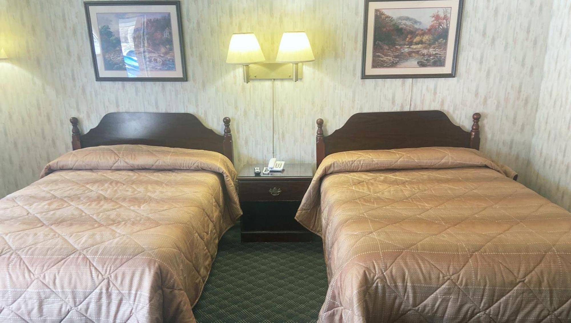 Pleasant Valley Motel West Stockbridge Esterno foto
