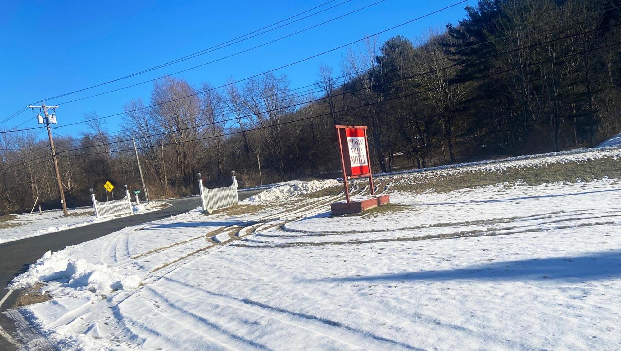 Pleasant Valley Motel West Stockbridge Esterno foto