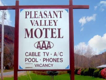 Pleasant Valley Motel West Stockbridge Esterno foto